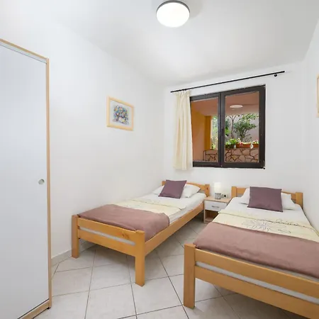 Gemuetliche 5 Štinjan