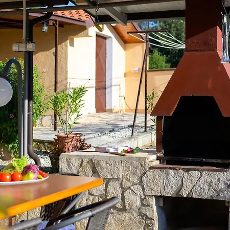 Gemuetliche 5 * Stinjan