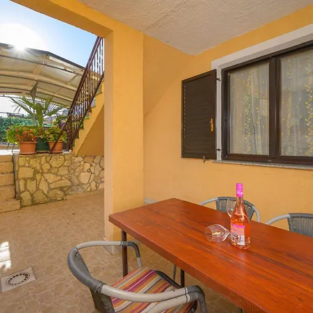 Gemuetliche 5 Apartment