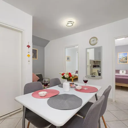 Apartment Gemuetliche 5