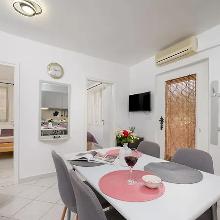 Gemuetliche 5 Apartment